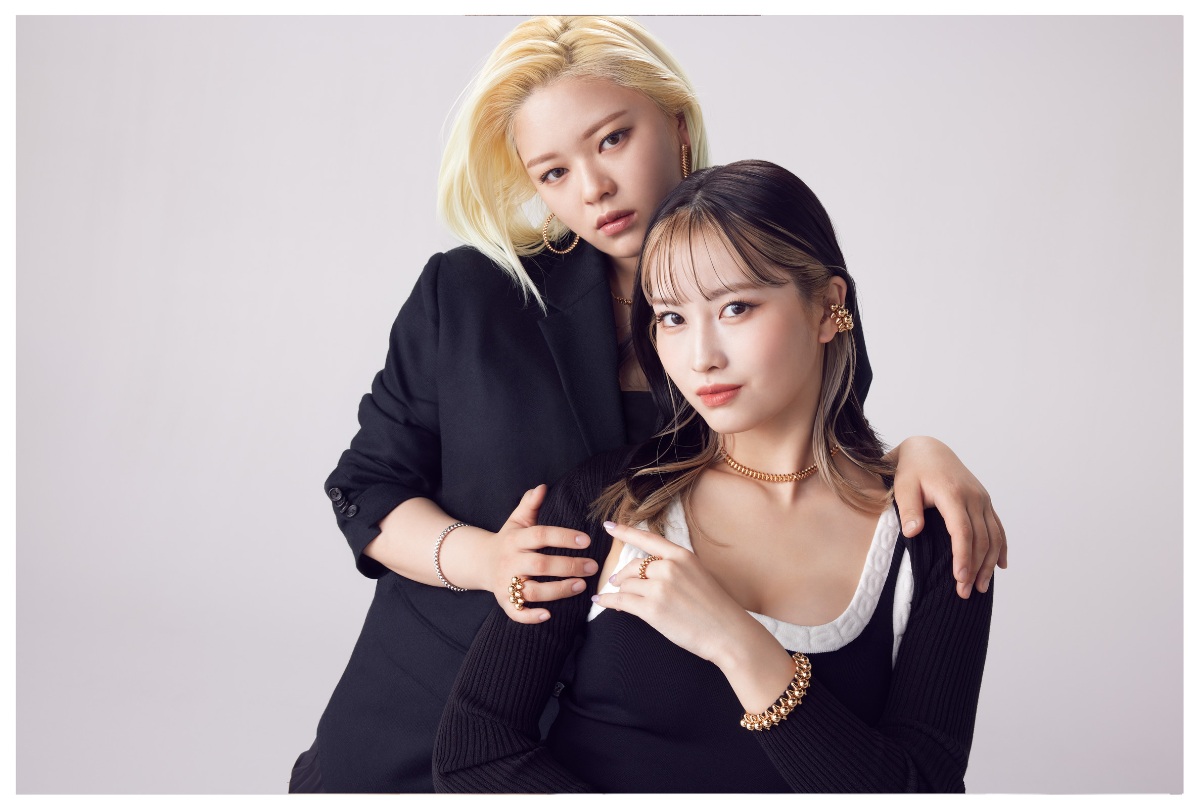 22-04-21-ELLE-TWICE